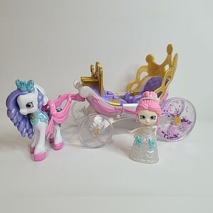 Shopkins Happy Places Royal Crown Carriage, Pony & Bride